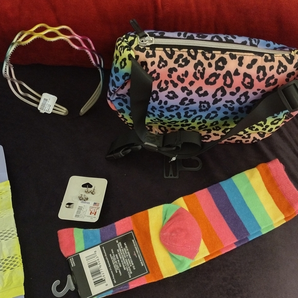 Vibrant Leopard Print Fanny Pack - Picture 2 of 2